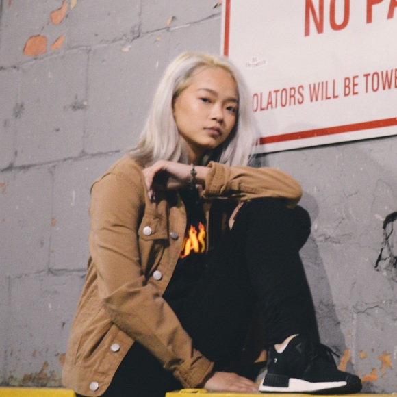 Profile Picture of Nu Nguyen (@nu_dlee) on Poshmark