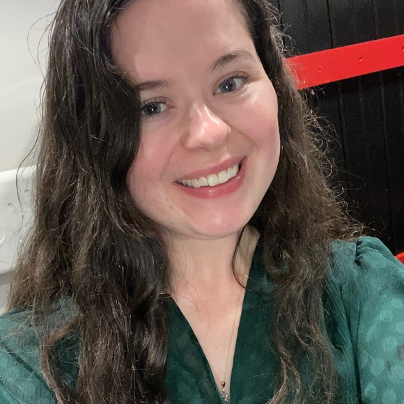 Profile Picture of Amber Jeter (@afjeter) on Poshmark