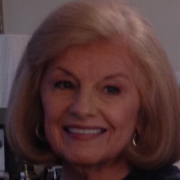 Profile Picture of Shirley Holmes (@momshan1943) on Poshmark