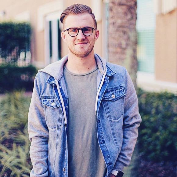 Profile Picture of Andrew Evans (@theandrewevans) on Poshmark