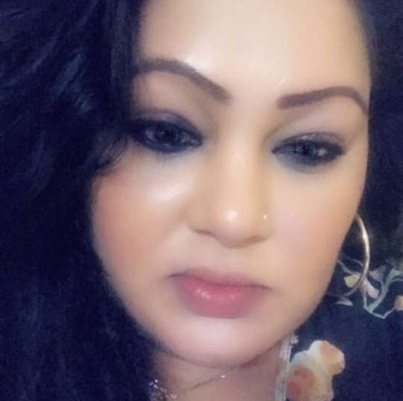 Profile Picture of Sabrina Mohamed (@swabomohamed) on Poshmark