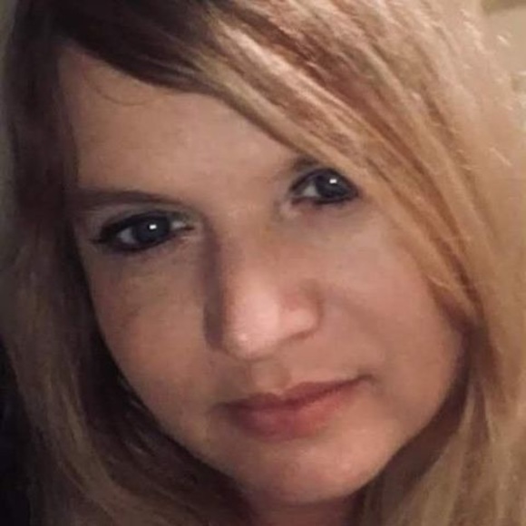 Profile Picture of Christy Gomillion (@gomillion1112) on Poshmark