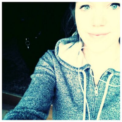 Profile Picture of Julie-Anne Scales (@julieanne_1999) on Twitter