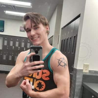 Profile Picture of Jessie Bricker (@JessieBricker99) on Twitter