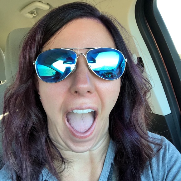 Profile Picture of Amber Lesslie (@lezz3124) on Poshmark