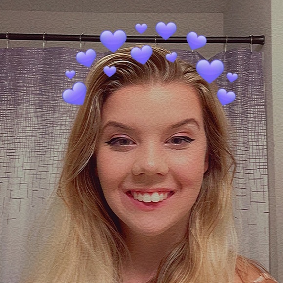 Mackenzie Daughtry - Poshmark Profile Picture of Mackenzie Daughtry (@kenziecdm) on Poshmark