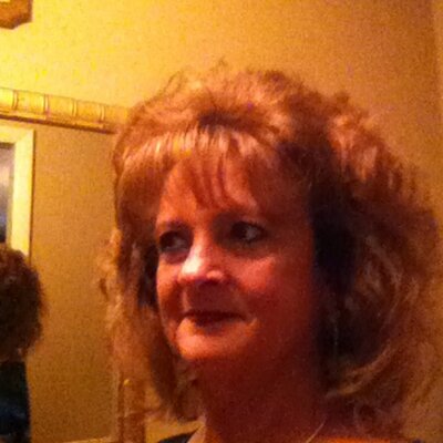 Profile Picture of Pam Byrd (@PamWarf) on Twitter