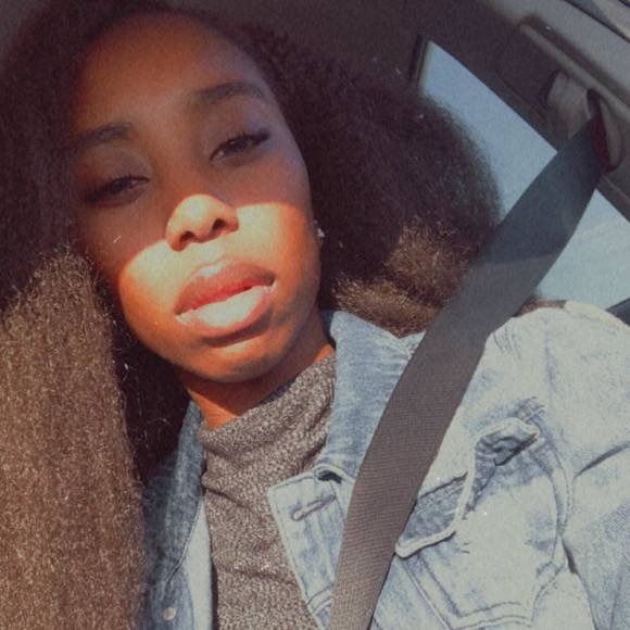 Profile Picture of Monique Mitchell (@mmitchell1) on Poshmark
