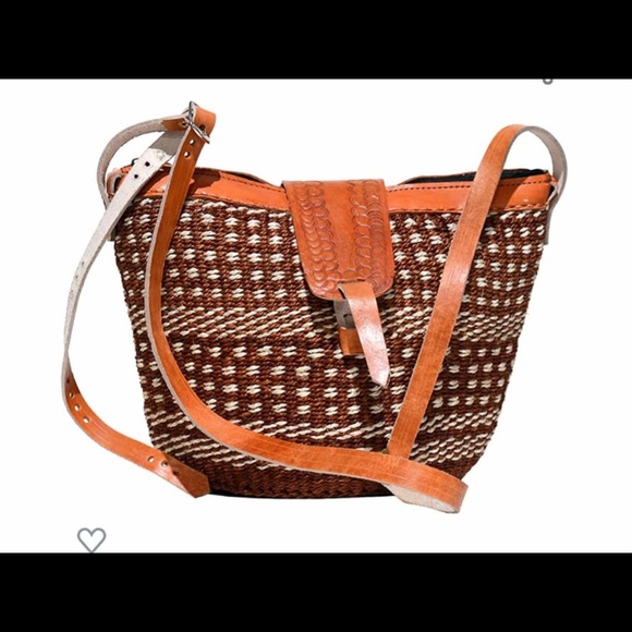 Profile Picture of Rehezi Rehezi (@rehezi) on Poshmark