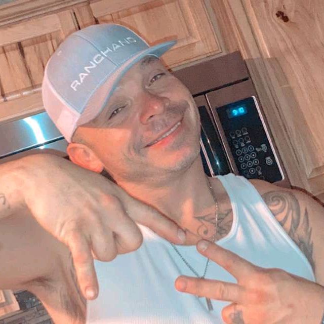 Profile Picture of Drew (@andrewison85) on Tiktok