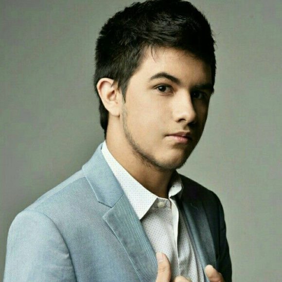 Profile Picture of Alfredo Calzadillas (@alfredoc) on Poshmark