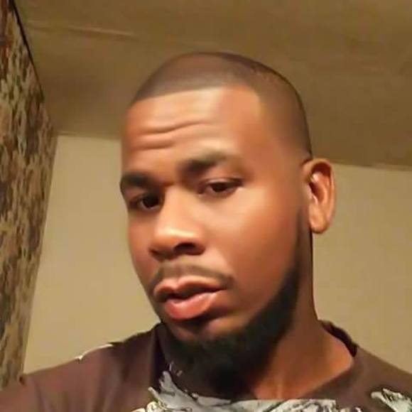 Profile Picture of Quincy Bellmon (@quincybellmon38) on Poshmark