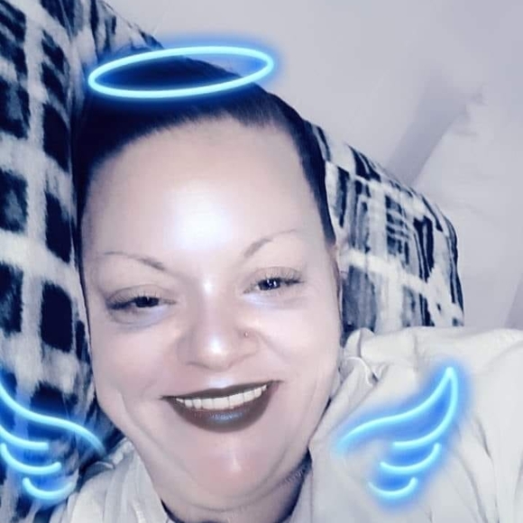 Profile Picture of Randi Farrell (@randifarrell) on Poshmark