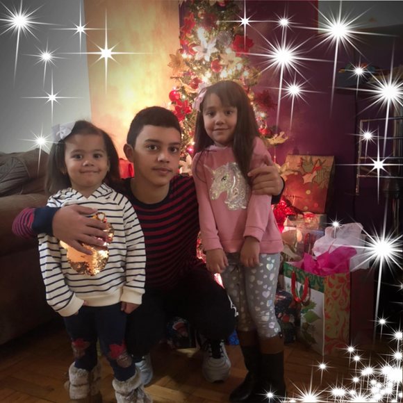 Selenia Taveras vargas - Poshmark Profile Picture of Selenia Taveras vargas (@taverasselenia) on Poshmark