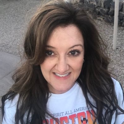 Profile Picture of Janet Killian (@Killintime13) on Twitter