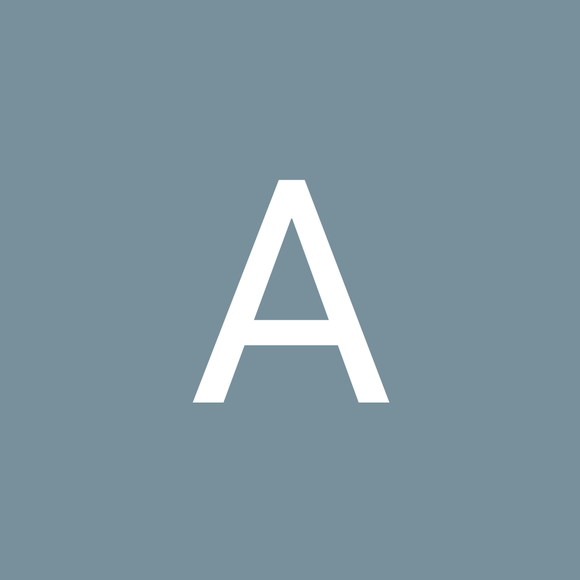 Profile Picture of Amanda Windsor (@awinds47) on Poshmark