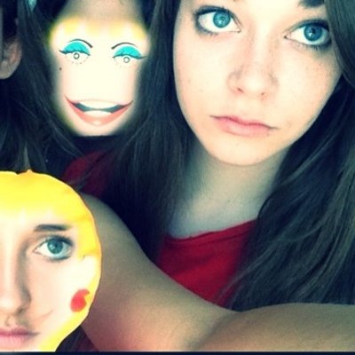 Profile Picture of Lily Case (@lillianthecase) on Twitter