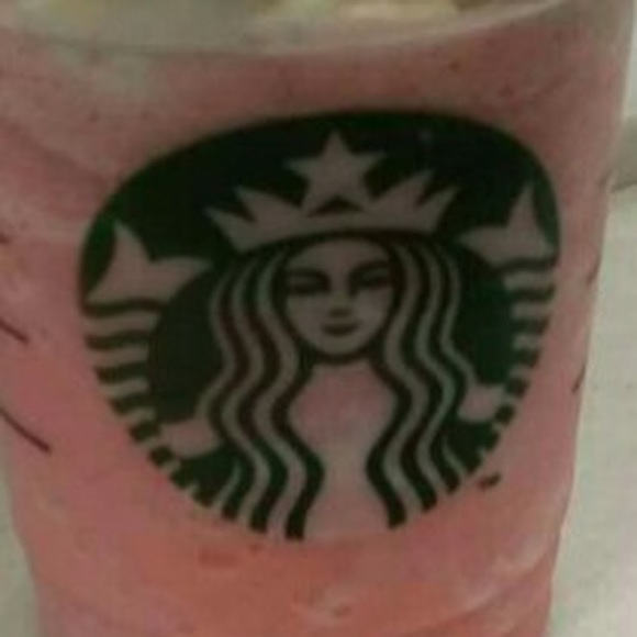 Profile Picture of Eleyah Brooks (@eleyah200410) on Poshmark