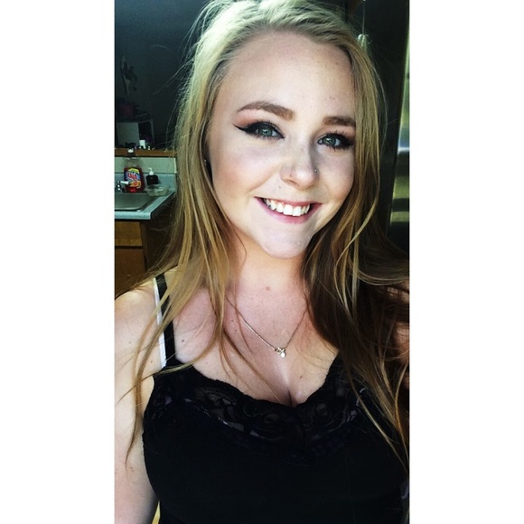 Profile Picture of Kameron Knight (@kameronknight) on Poshmark