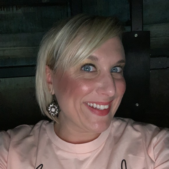 Profile Picture of Jenae Ware (@jenae84) on Poshmark