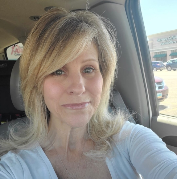 Profile Picture of Kimberly Christie (@mentorprogram) on Poshmark