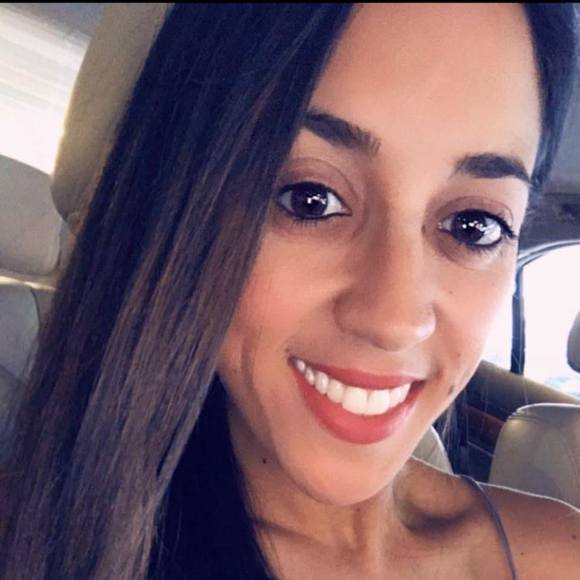 Profile Picture of Daniela Rivera (@danielariver546) on Poshmark