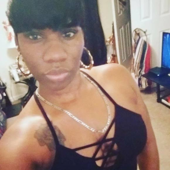 Profile Picture of Ivorie Keller (@mella0331) on Poshmark