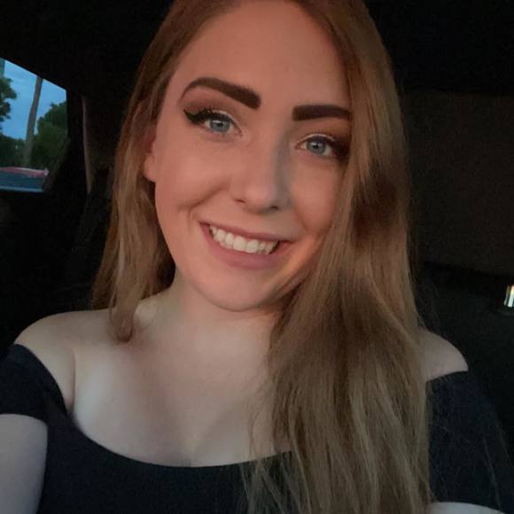 Profile Picture of Sabrina Senff (@sabrinasenff) on Poshmark