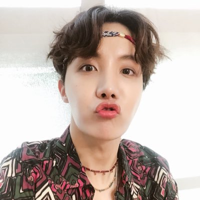 Profile Picture of Jay Jay (@TrucNhiHoang) on Twitter