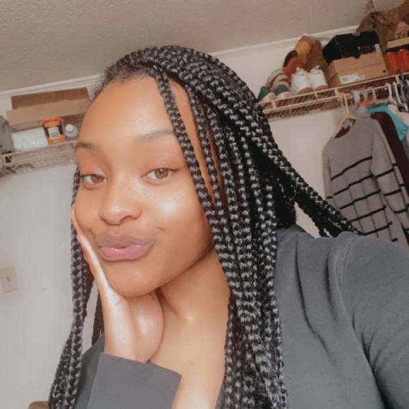 Profile Picture of Jordan Jordan (@300lyndsey) on Poshmark