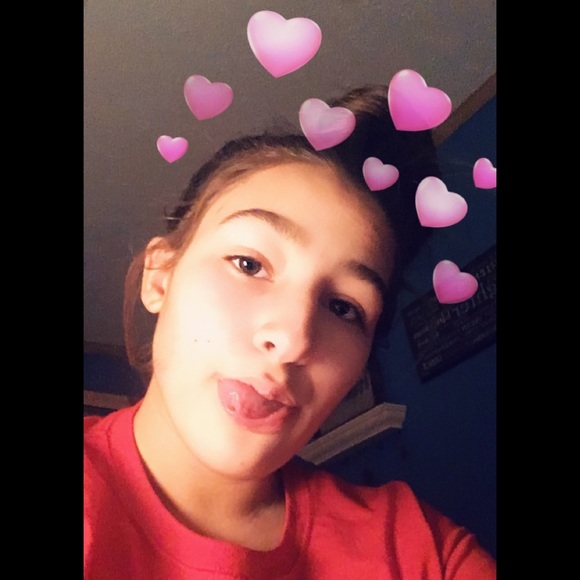 Profile Picture of Melina Oepping (@melina_oepping) on Poshmark