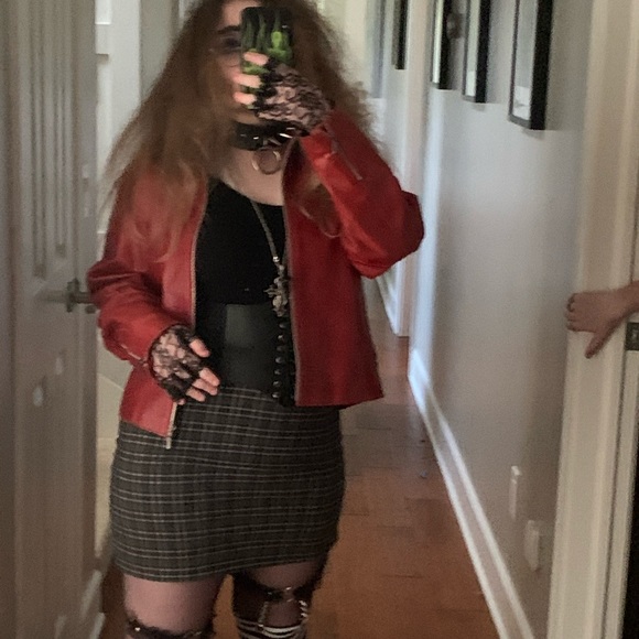 Profile Picture of Riley Breitenfeldt (@breakmyfemur) on Poshmark