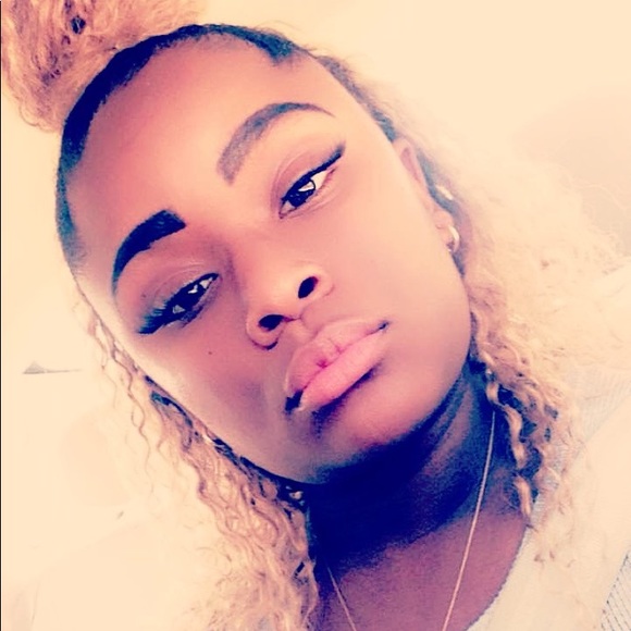 Rojaee Bowdry - Poshmark Profile Picture of Rojaee Bowdry (@jaeeb01) on Poshmark