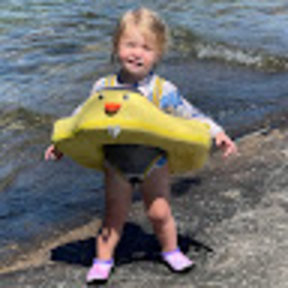 Profile Picture of Heidi Helffrich (@heidihelffrich) on Poshmark