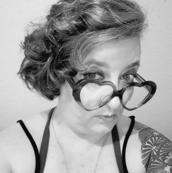 Profile Picture of Laura Strycker (@lauraola950) on Poshmark