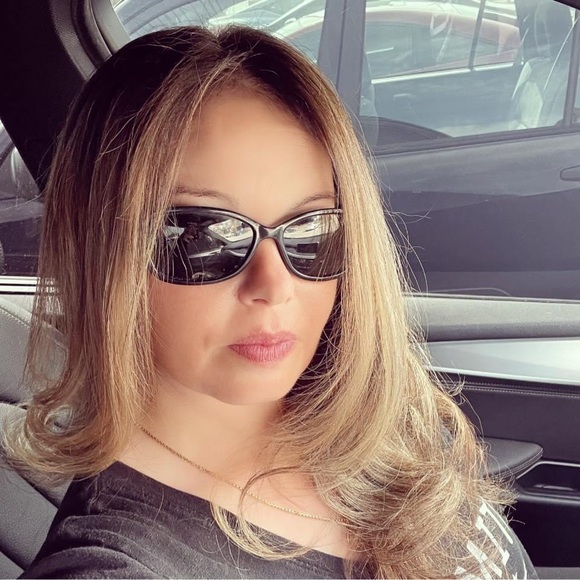 Profile Picture of Vanessa Calko (@vanessacalko) on Poshmark