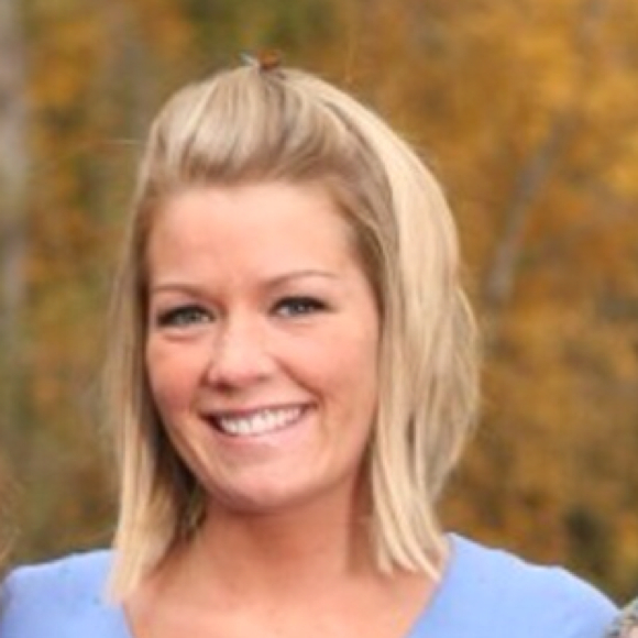 Profile Picture of Colleen Mazure (@cocomaz) on Poshmark
