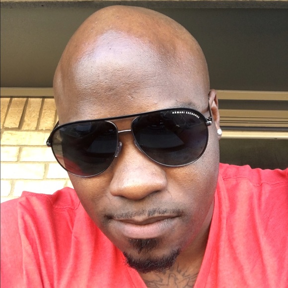 Profile Picture of Ray Shaw (@rayshaw1906) on Poshmark