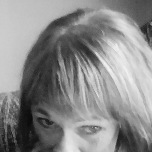 Profile Picture of Debbie Mcmahon (@dmcmahon001) on Poshmark