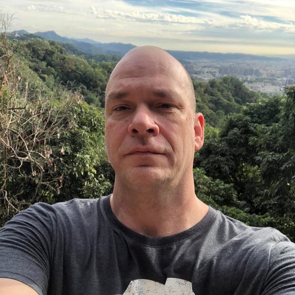 Profile Picture of Dave Martin (@sleeepppless) on Poshmark