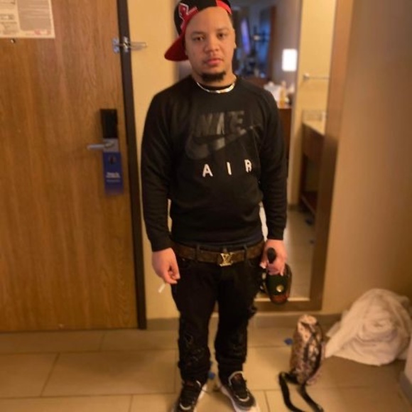 Profile Picture of Drose Drose (@drose_drose) on Poshmark