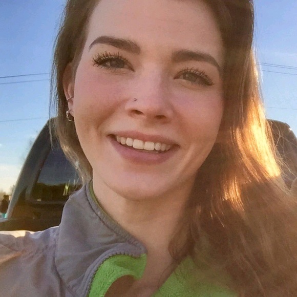 Profile Picture of Haley Archer (@hearcher) on Poshmark