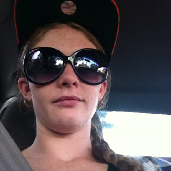 Profile Picture of Jessica Sampson (@jessica2012) on Poshmark