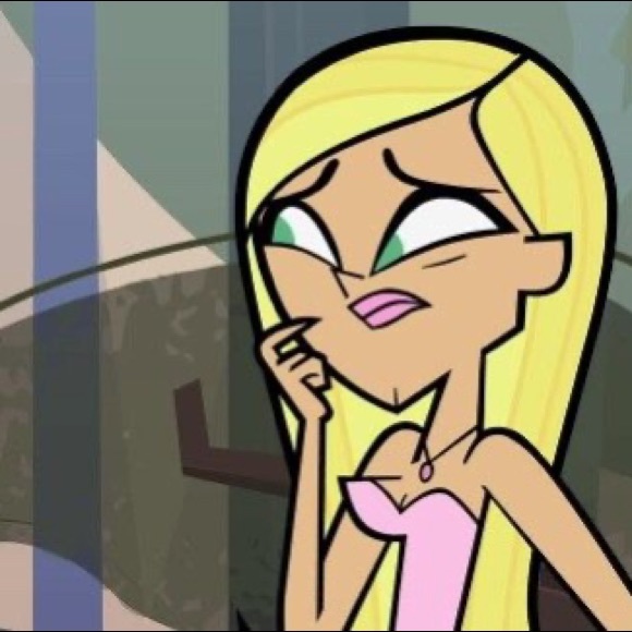 Profile Picture of Maia Nantais (@mainantais) on Poshmark