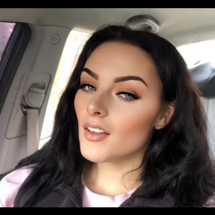 Profile Picture of Kate 🌻 (@kateewrld) on Tiktok