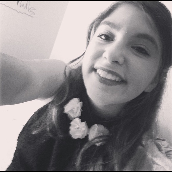 Profile Picture of Abbi Weltman (@abbi2270) on Poshmark