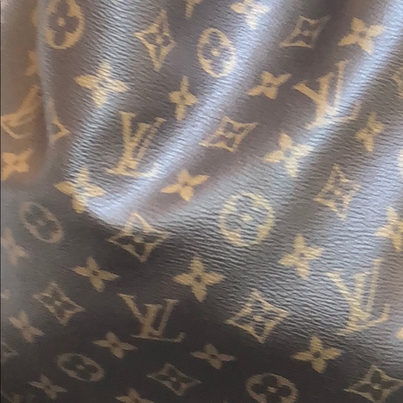 Profile Picture of Kelly Ian (@kellyi117) on Poshmark