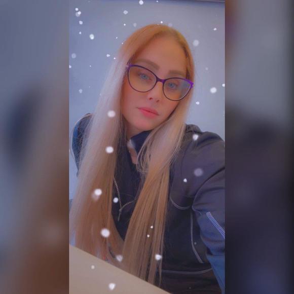 Profile Picture of Victoria Valasquez (@victoriacodner) on Poshmark