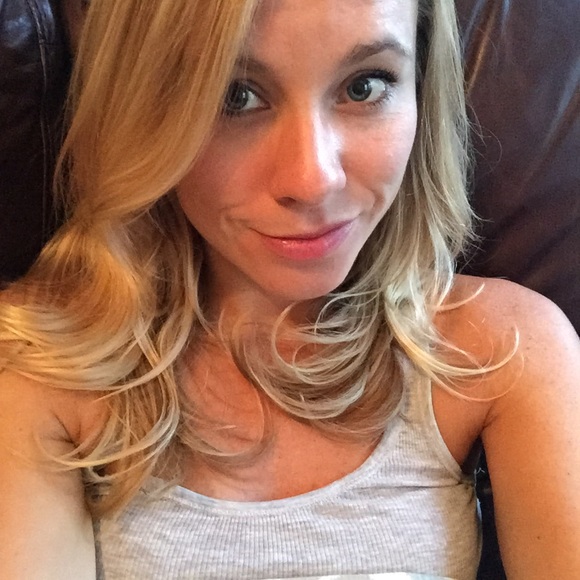Profile Picture of Kate Browne (@katebrowne) on Poshmark