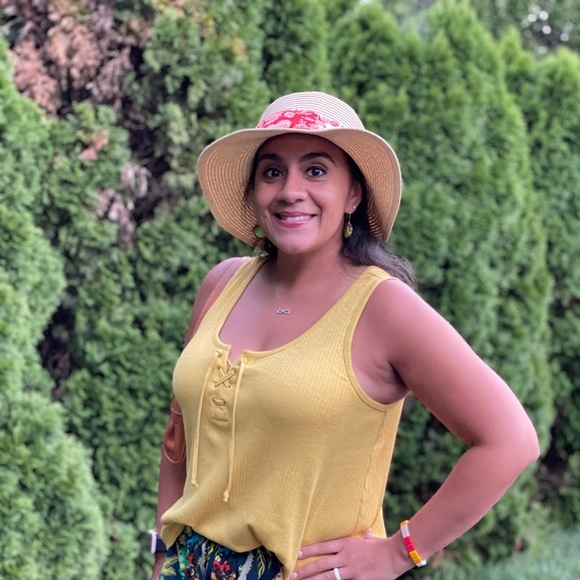 Profile Picture of Jasmine Colon-monge (@jcolonmonge) on Poshmark